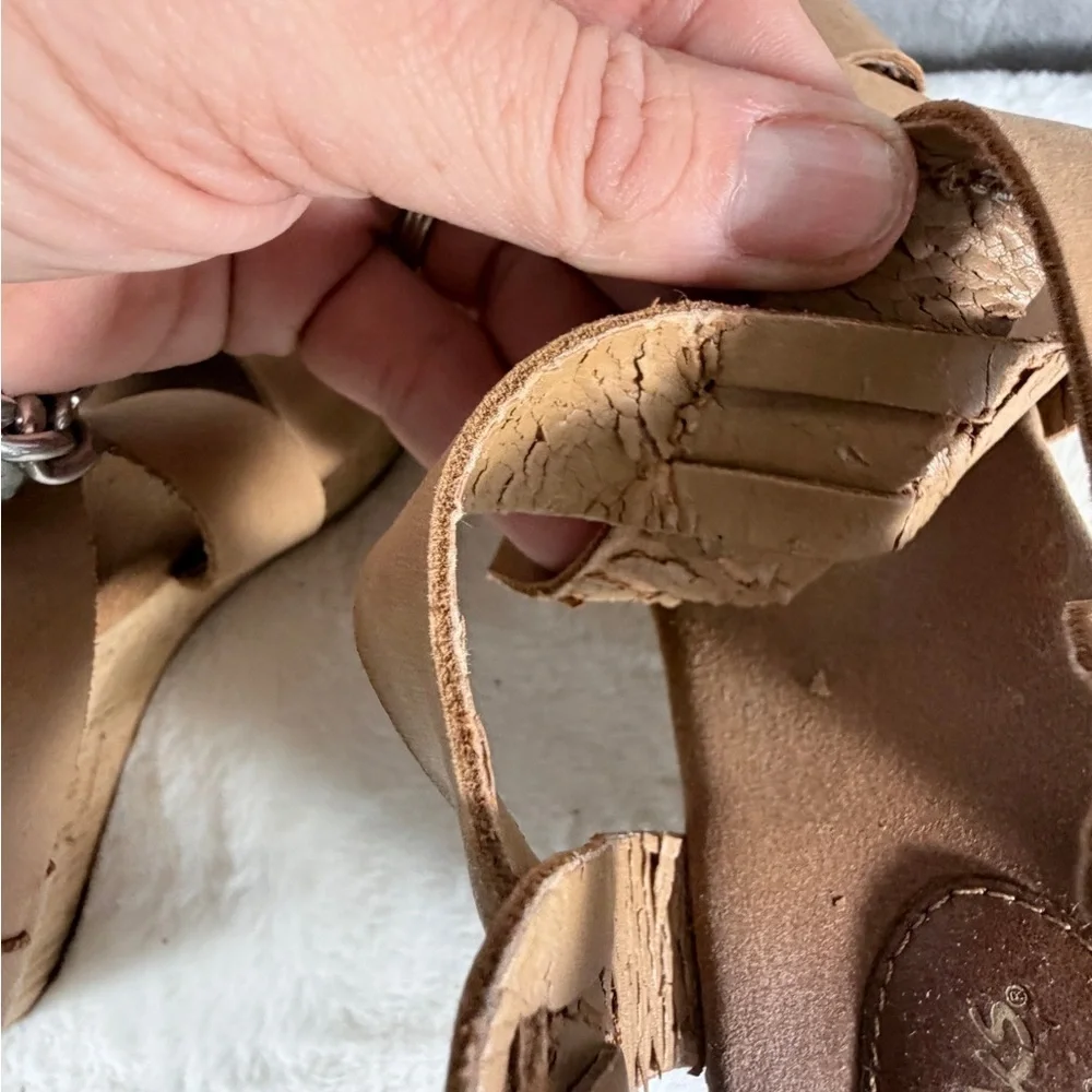 Clarks Collection Tan Cork Wedge Strappy Sandals Size 9 M with some peeling